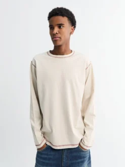 Another T-Shirt 3.0 i Grey og Burnt Red