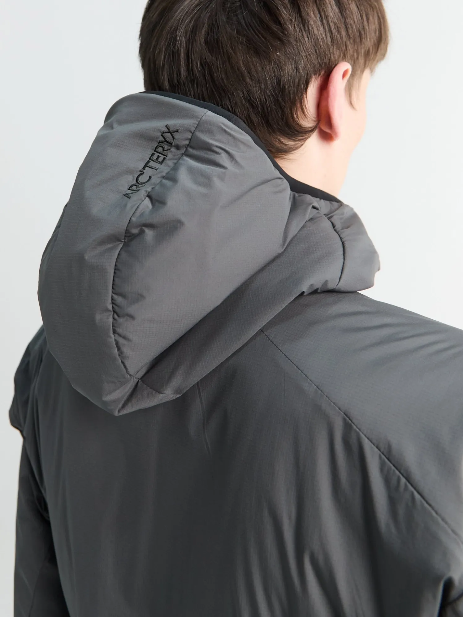 Atom Hoody i Cloud Sort