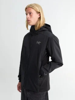 Atom Hoody i Sort