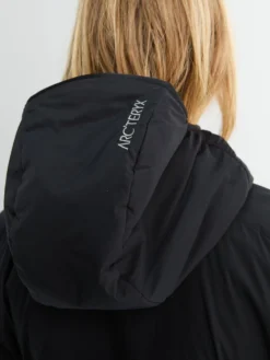 Atom Hoody i Sort