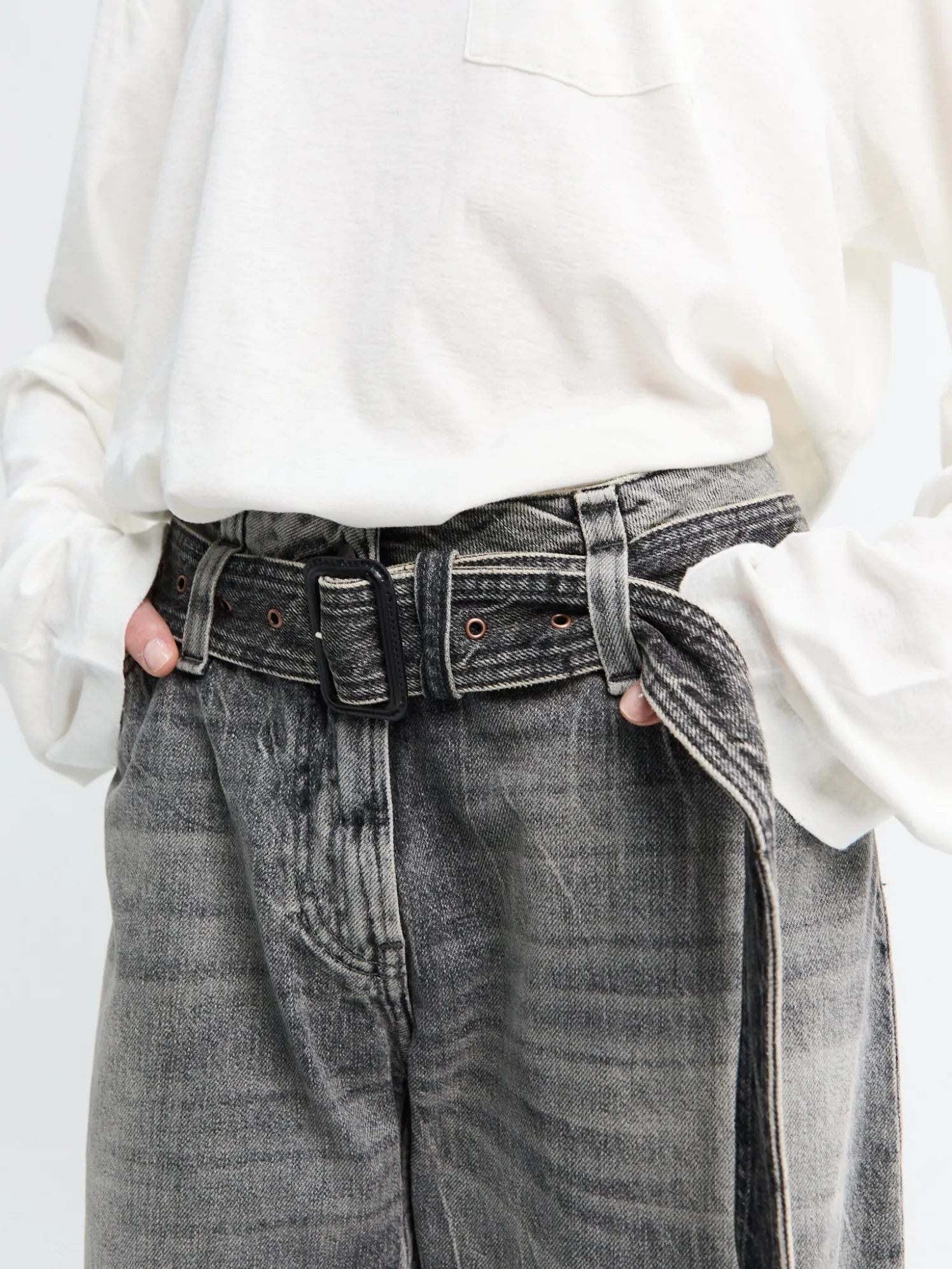 Belted Jeans i Washed Black