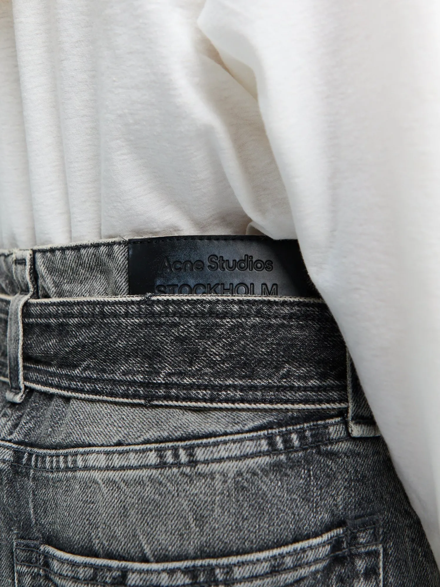 Belted Jeans i Washed Black