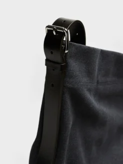 Belted Tote Bag i Ash Black