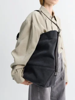 Belted Tote Bag i Ash Black