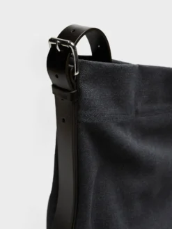 Belted Tote Bag i Ash Black