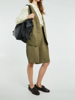 Bilbao Linen Pleated Bermuda Shorts i Khaki