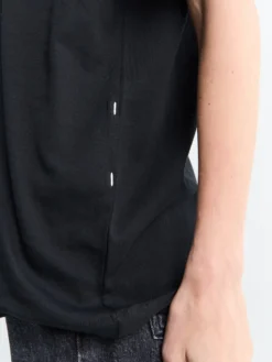 Classic Circular Tee II i Sort
