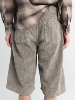 Edition Cord Shorts i Taupe Punch Out