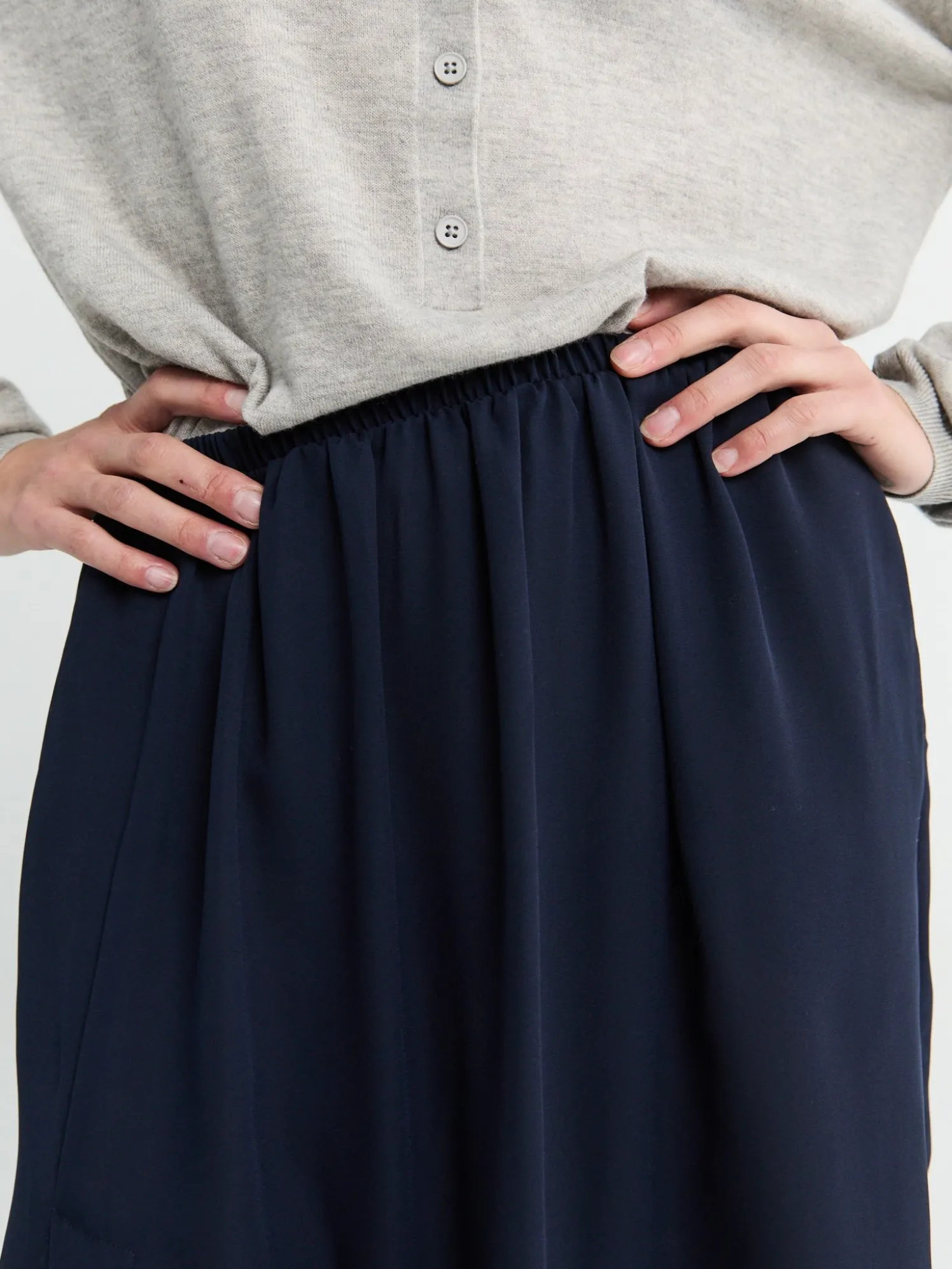 Elie Fluid Maxi Skirt i Navy
