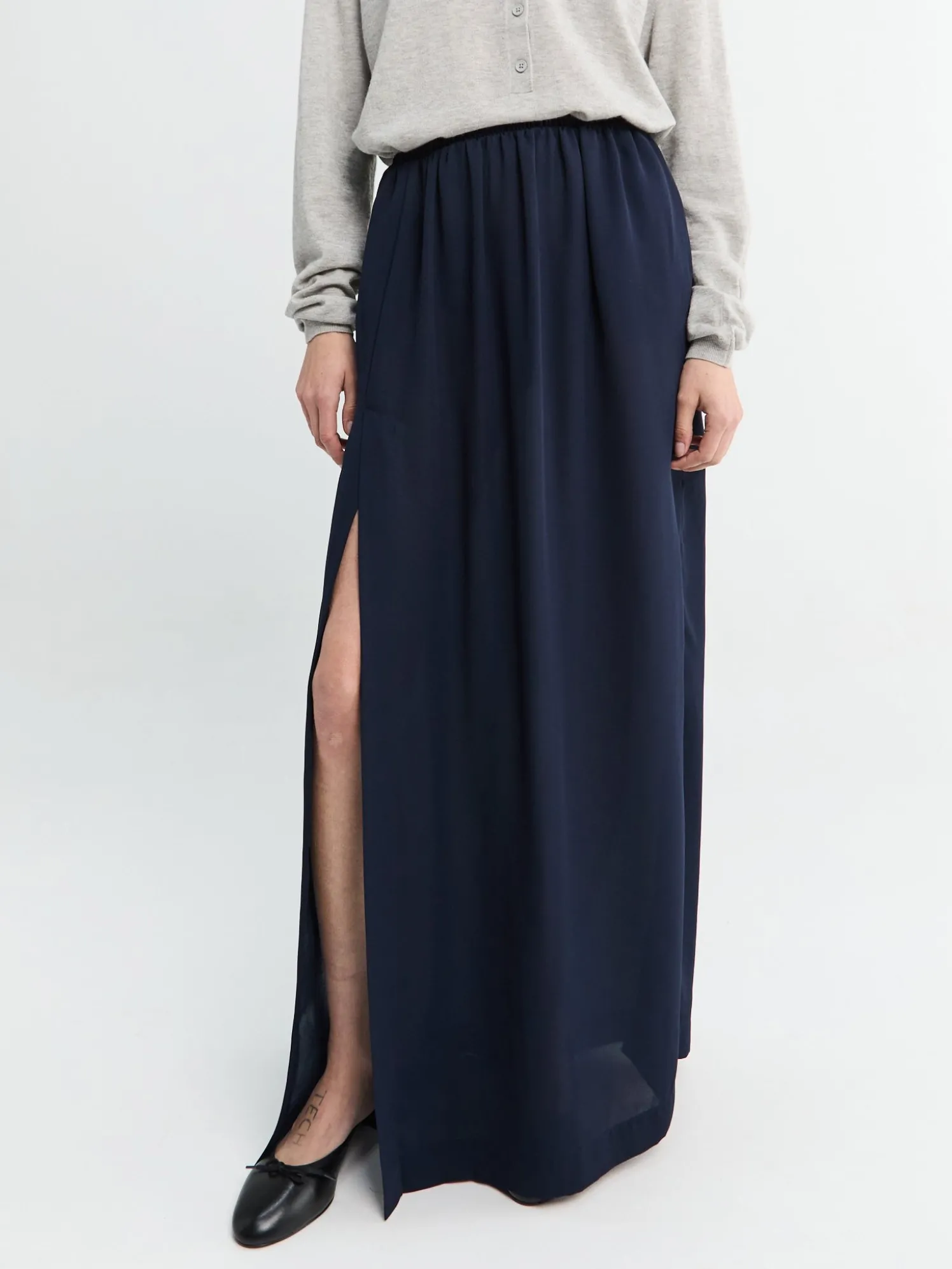 Elie Fluid Maxi Skirt i Navy