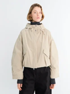 Eucalyptus Hooded Kort Dunjakke i Beige