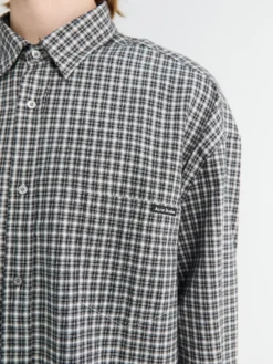 Flannel Button-Up Skjorte i Sort og Hvid