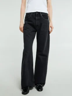 2021F Loose Fit Jeans i Sort