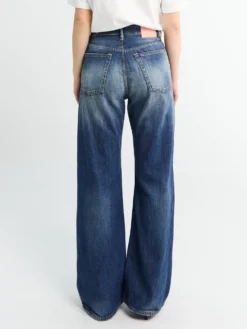 2021F Trafalgar Jeans i Mid Blue