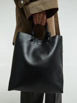 Giro Tote MD Bag i Sort