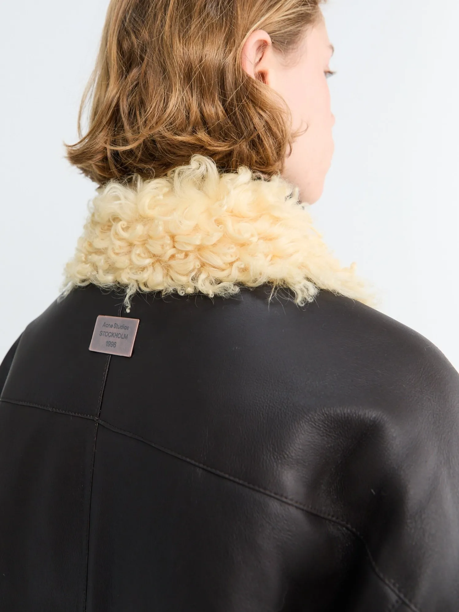 Jakke i Coffee Brown og Pale Yellow