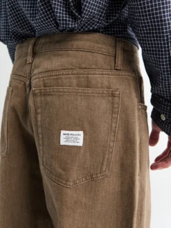 Korshavn Relaxed 5 Pocket Resist dyed Twill i Walnut