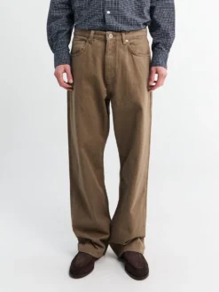 Korshavn Relaxed 5 Pocket Resist dyed Twill i Walnut