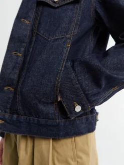 Kort Denimjakke i Indigo