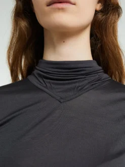 Kortærmet Foulard Top i Charcoal
