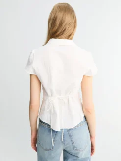 Kortærmet Slim Skjortebluse i Hvid Strib