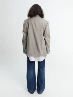 Lagdelt Habit Jakke i Varm Grå