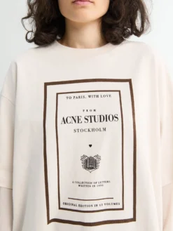 Layered Graphic T-shirt i Varm Beige