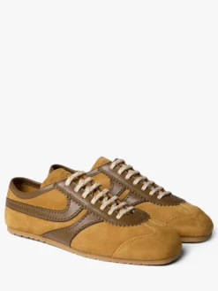 Leather-Trimmed Ruskind Sneakers i Ocra