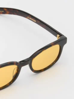 Le Bucheron Solbriller i Dark Tortoise og Solid Yellow Lens