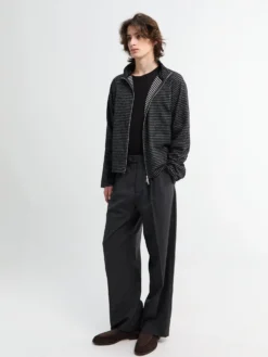 Leisure Zip Up i Sort Experienced Check