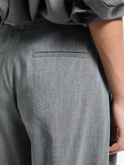 Le Pantalon D'Homme Bukser i Grå