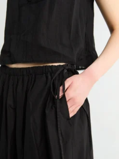 Maxinederdel med lagdelt design i Sort