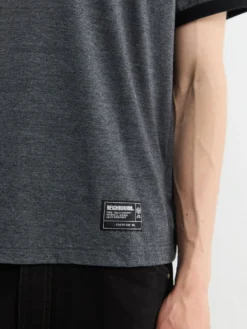 Meleret kortærmet T-shirt i Sort
