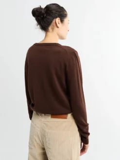 Merino strikket crew neck i Brun