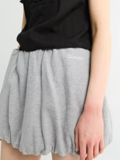 Mini Volumed Skirt i Melange Grå
