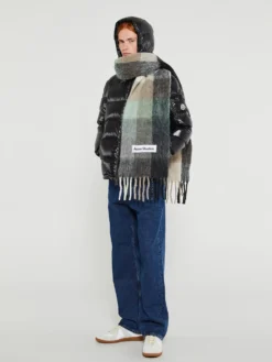 Moncler Maya Kort Dunjakke i Sort
