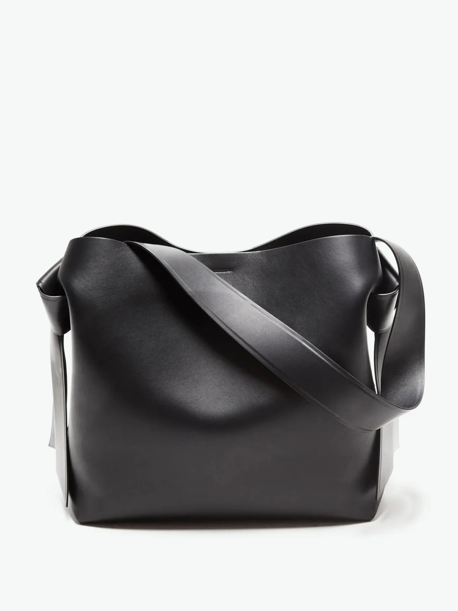 Musubi Midi Skuldertaske i Sort