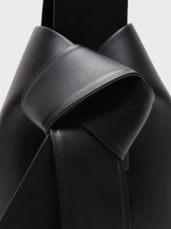 Musubi Mini Skuldertaske i Sort