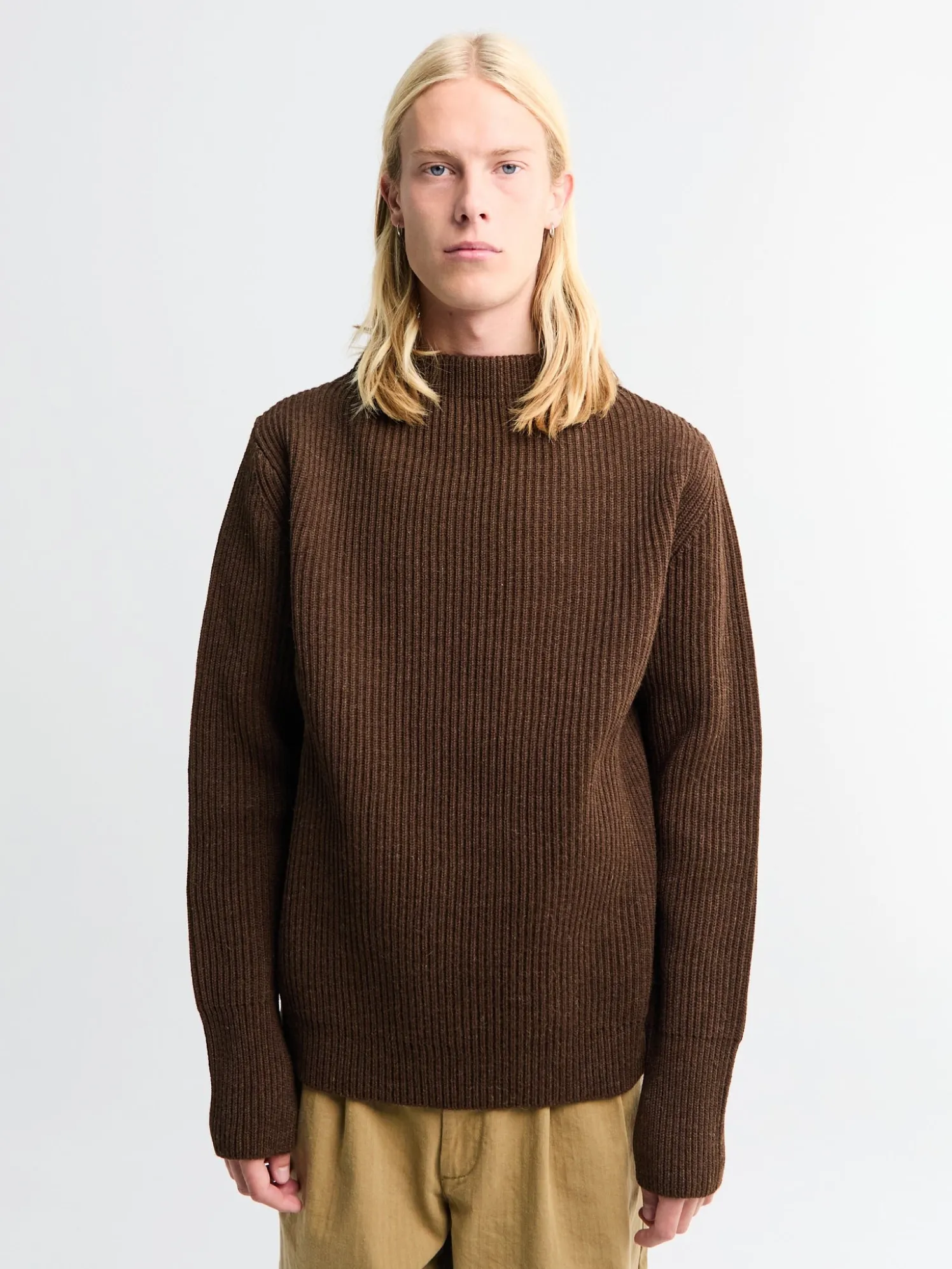 Navy Crewneck i Natural Brown
