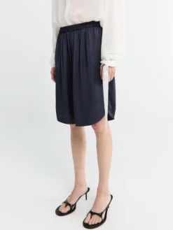 Nelis Satin Bermuda Shorts i Navy
