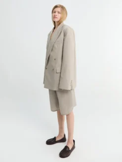 Nelis Suiting Bermuda Shorts i Beige Melange