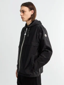 Nidge Hooded Jacket i Sort