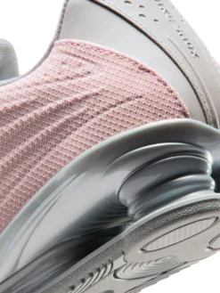 Nike Shox Z i Pink Foam og Metallic Silver Grey Fog