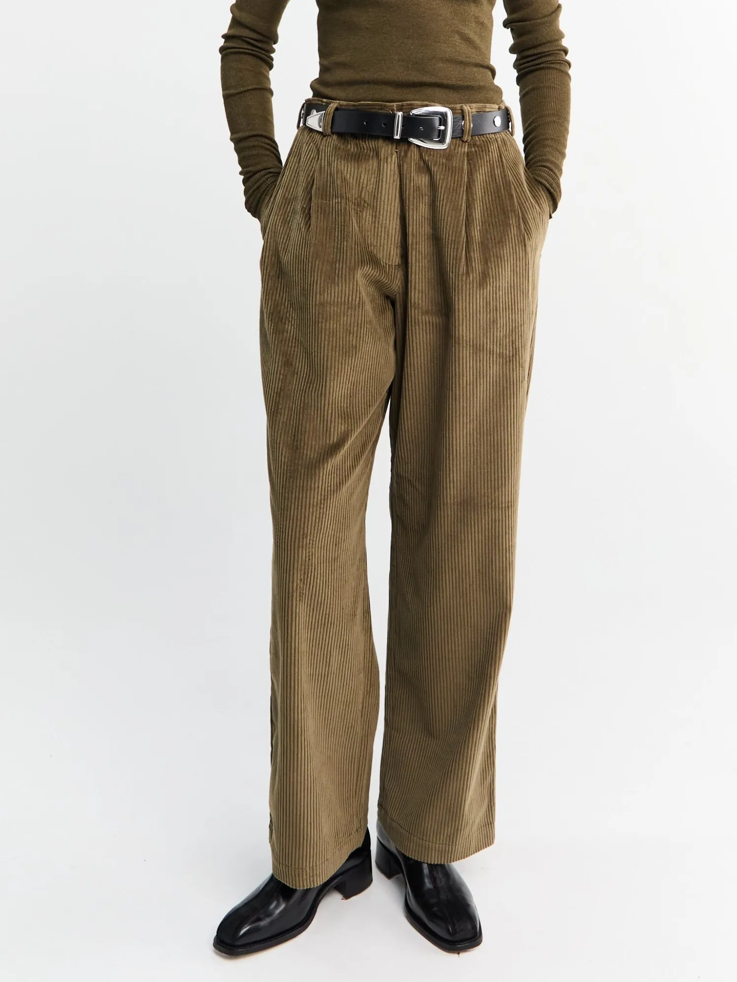 Norstrand Pleated Corduroy Bukser i Olive