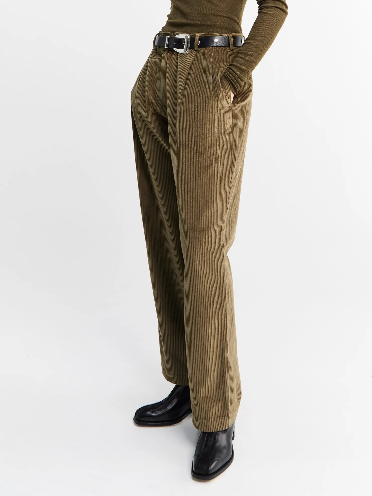 Norstrand Pleated Corduroy Bukser i Olive
