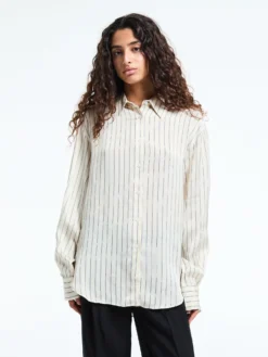 Peri Striped Silk Shirt in Cream og Navy Stripe