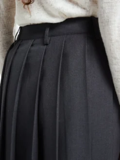 Pleats Long Nederdel i Charcoal Grey