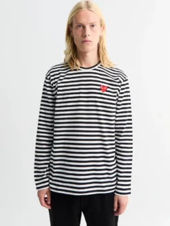 Rød Hjerte Langærmet T-Shirt i Sort og Hvid