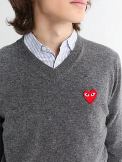 Red Heart Sweater i Grå