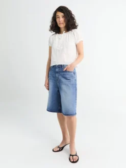 Relaxed Bermuda Denim Shorts i Classic Blue
